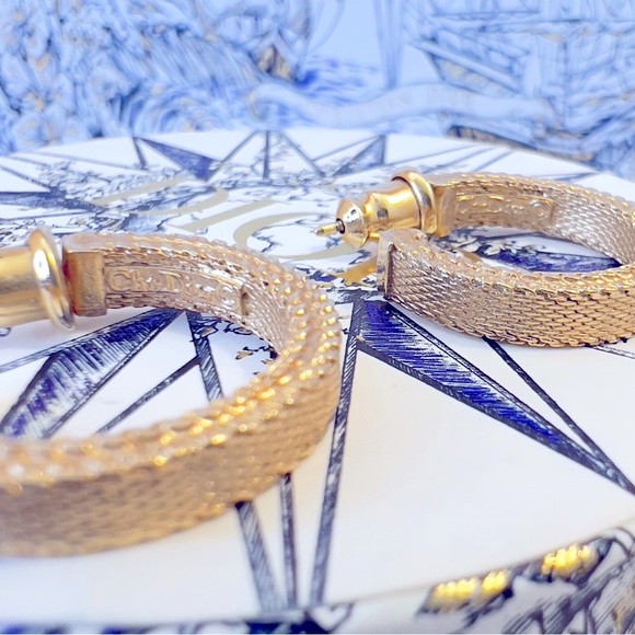 DIOR Thin Hoops Gold Plated Pierced Earrings by Christian Dior - Picture 6 of 8